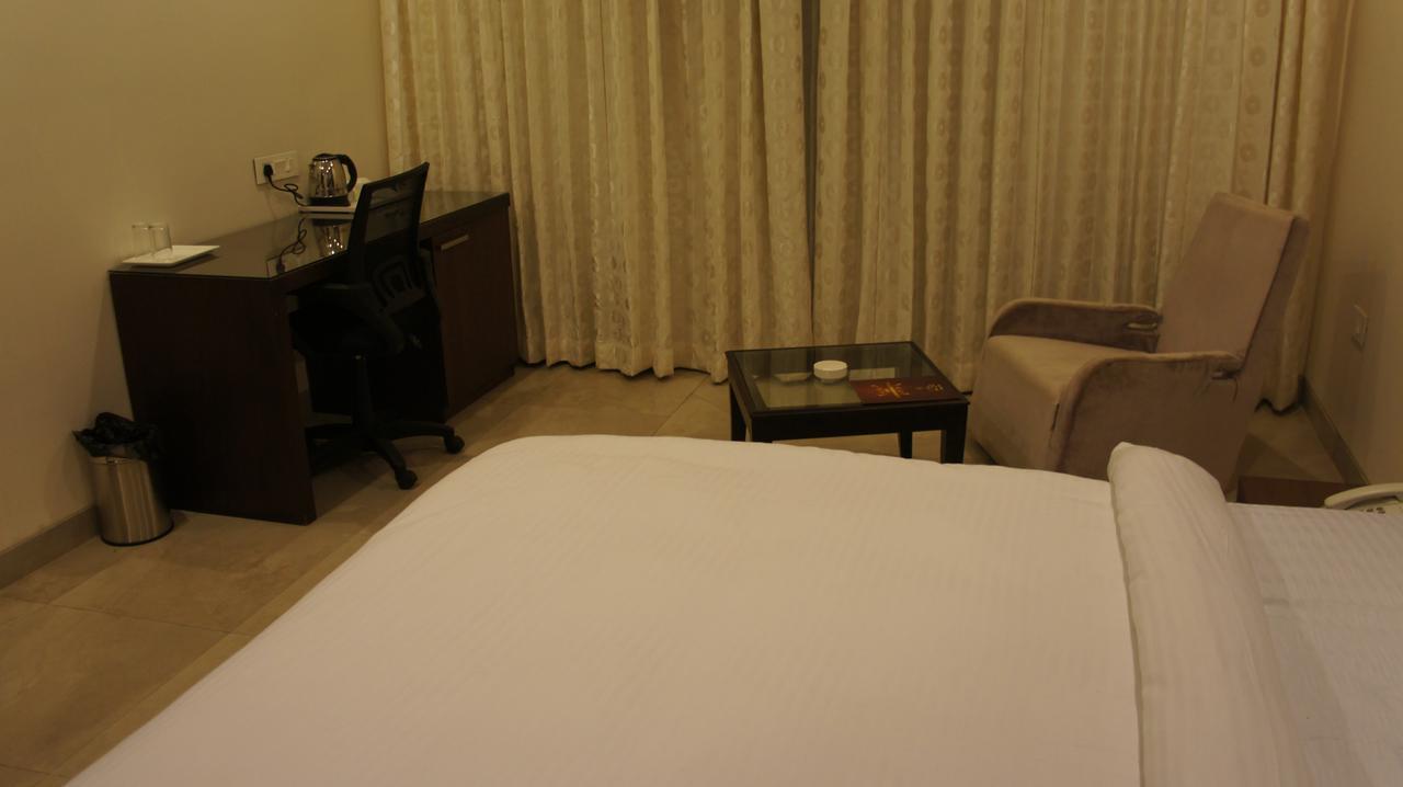 Hotel Ashish International Bhilai Экстерьер фото