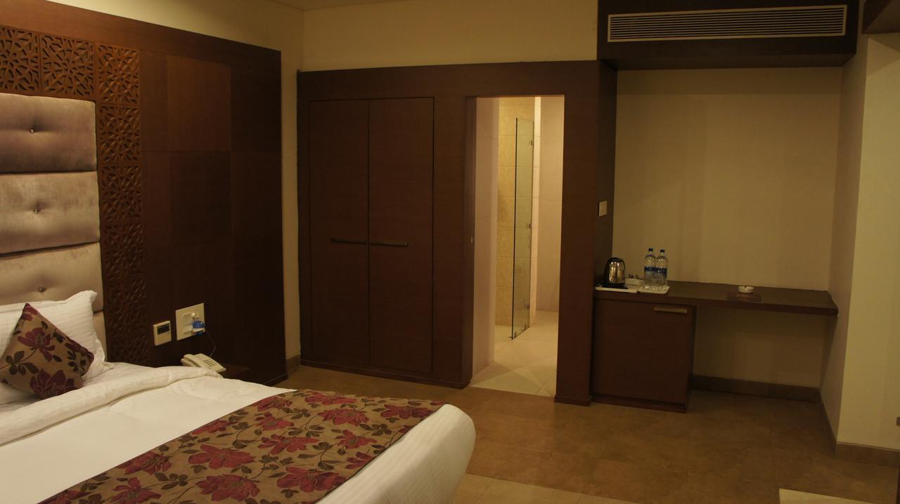 Hotel Ashish International Bhilai Экстерьер фото